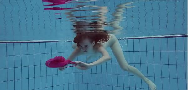 trendsAnna Netrebko swims in pink lingerie in the pool